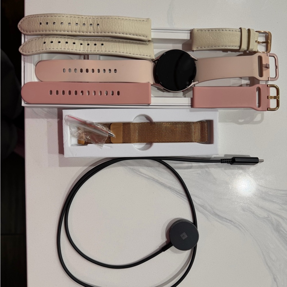 Galaxy 5 Smartwatch rose gold with light pink Band for Samsung - Picture 5 of 11